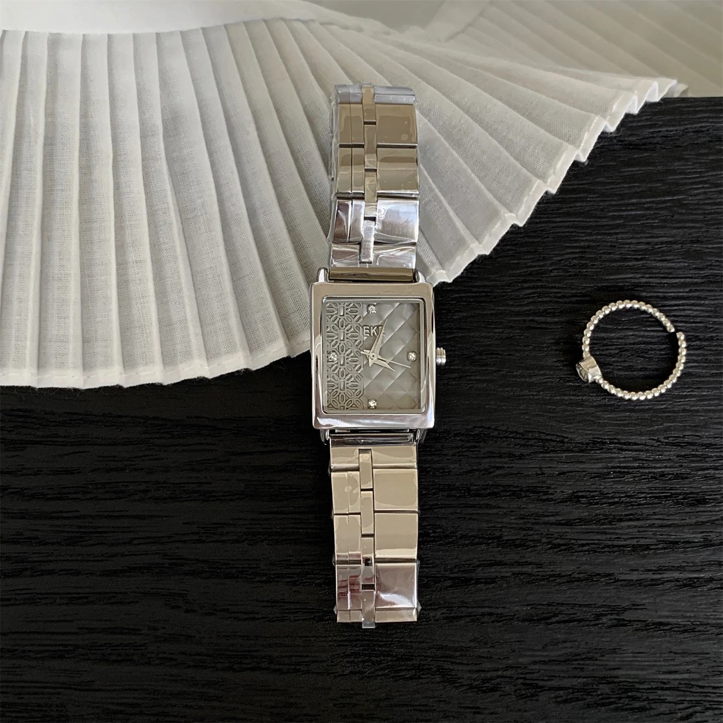 New Korean-Style Design Women'S Watch, Simple, Fashionable, And Versatile Quartz Watch, High-Quality Ladies' Wristwatch.