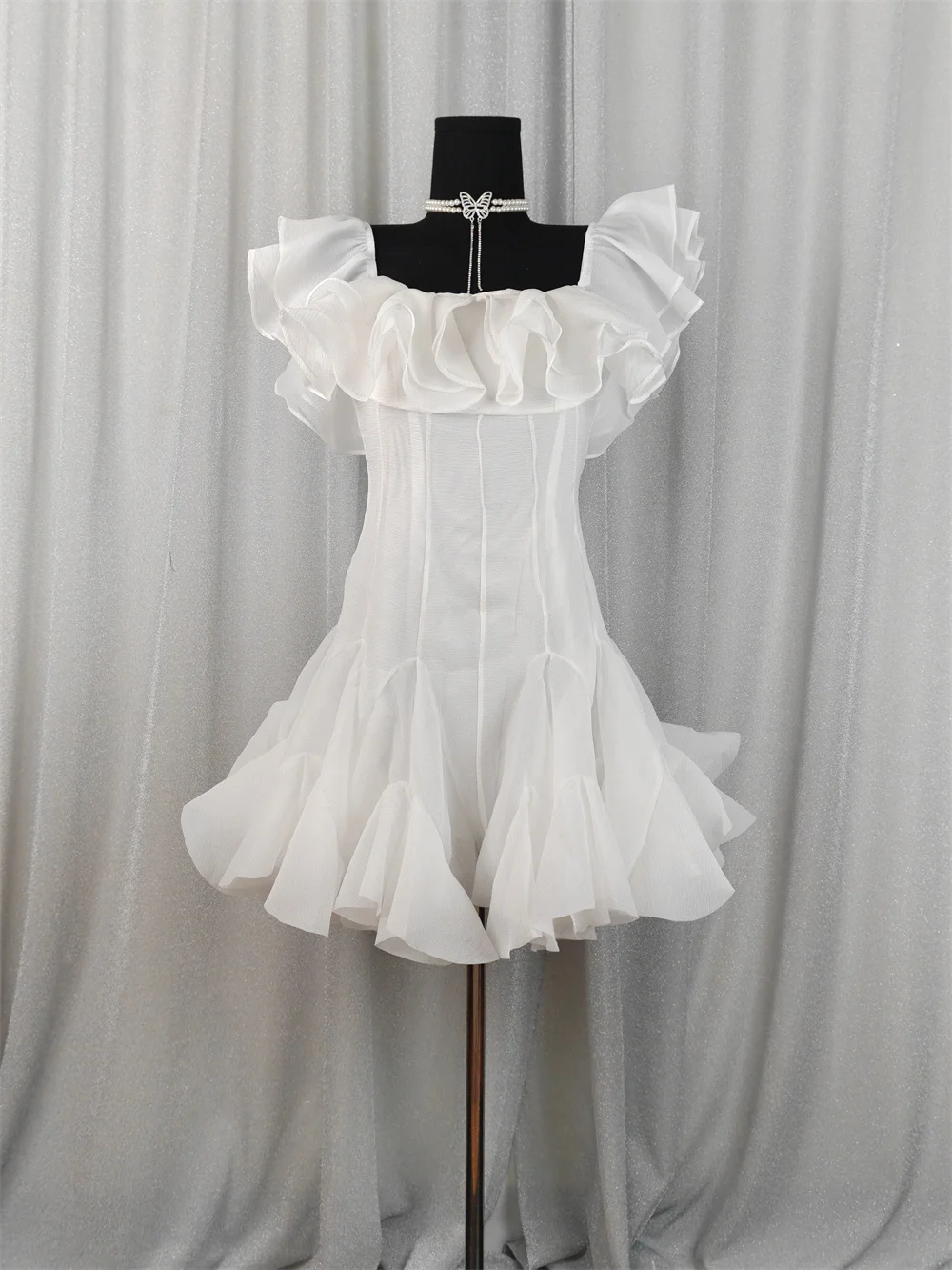 

Women Sexy Rufffles White Wedding A Line Dress Backless Designer Young Girls Clothes Party Celebrity Evening Birthday Gowns