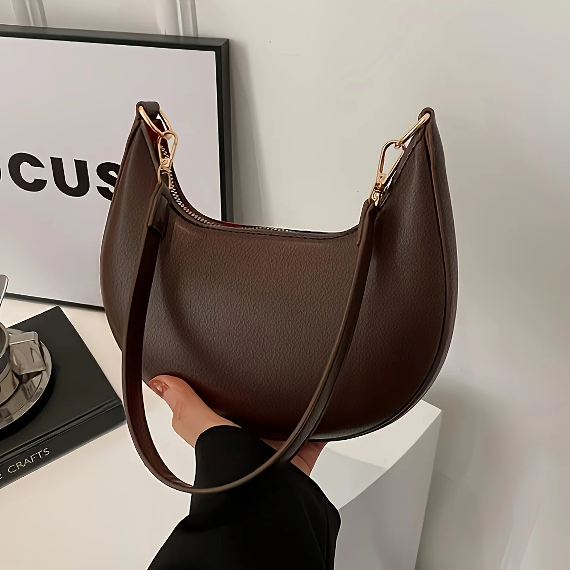 Women'S Handbag Luxurious Crescent Shaped Crossbody Bag with Detachable Adjustable Shoulder Strap for Casual Or Formal Occasions