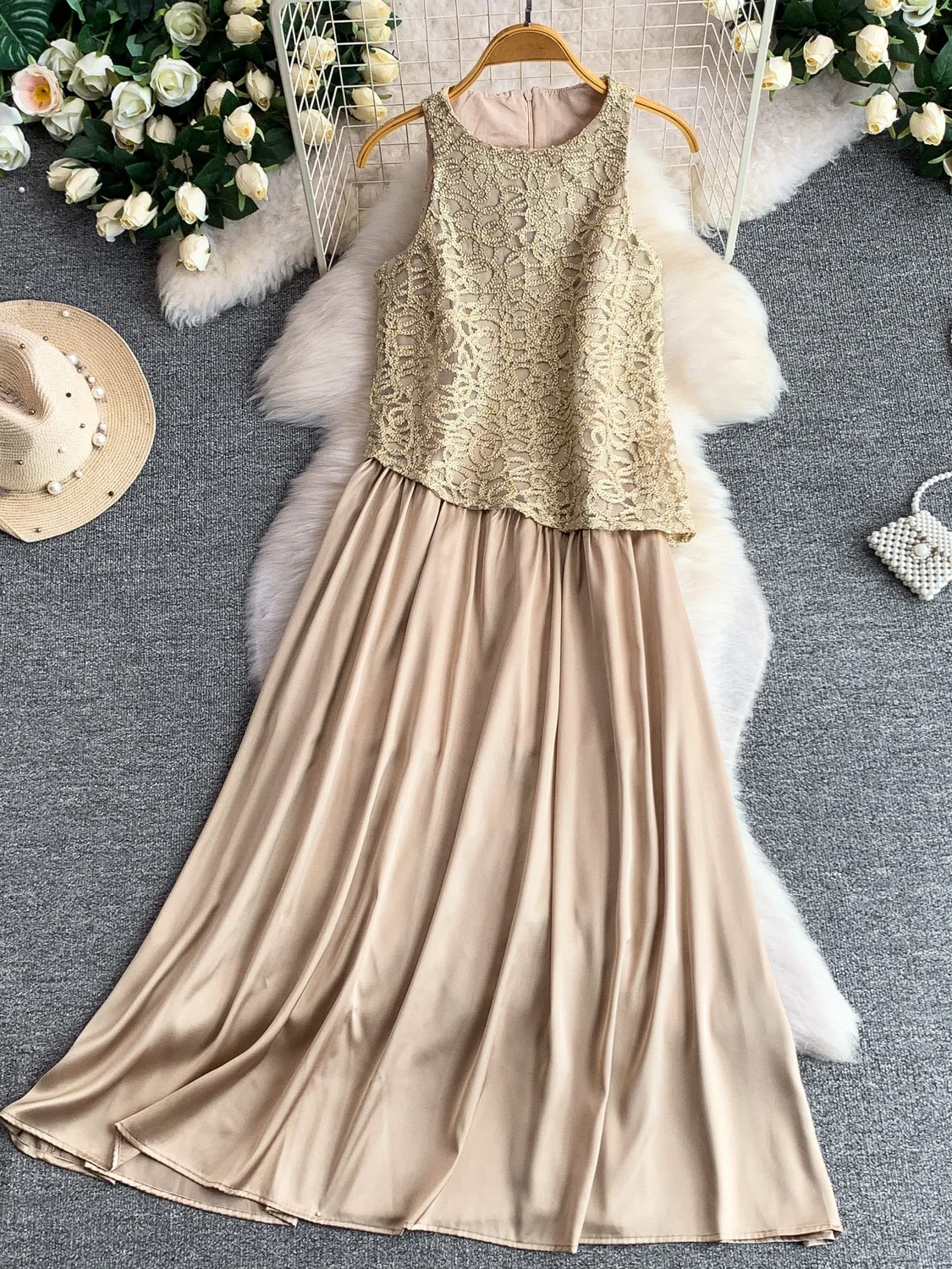 

Elegant Summer Off-Shoulder Dress with Gold Bar And Lace Loose Fit Women's Sleeveless Long Dress High Waist A-Line Skirt