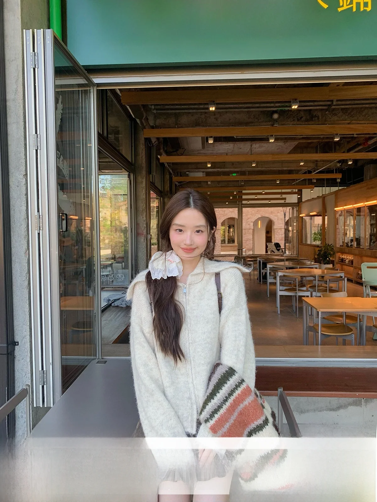 

Loose Women's Knitted Sweater with Large Collar And Zipper for Autumn Winter Outerwear Causal Soft Fabric Long Sve O Ne