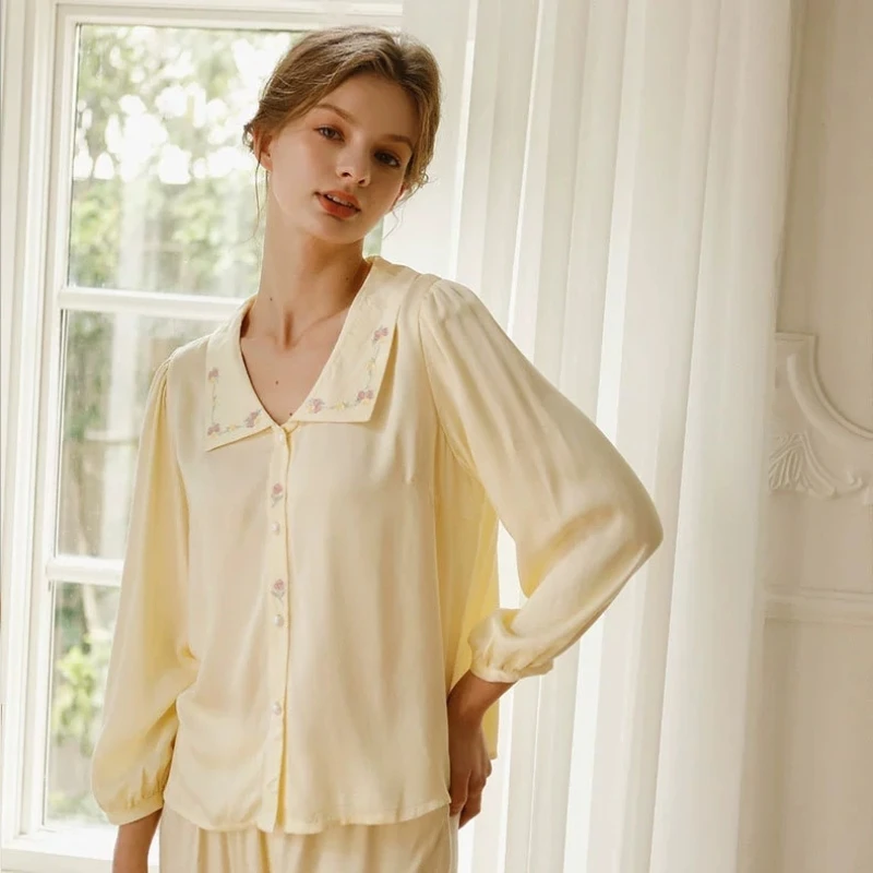 

Женский легкий атласный пижамный комплект из искусственного шелка с вышивкой розы, длинными рукавами и длинными брюками, домашняя одежда с пышными рукавами