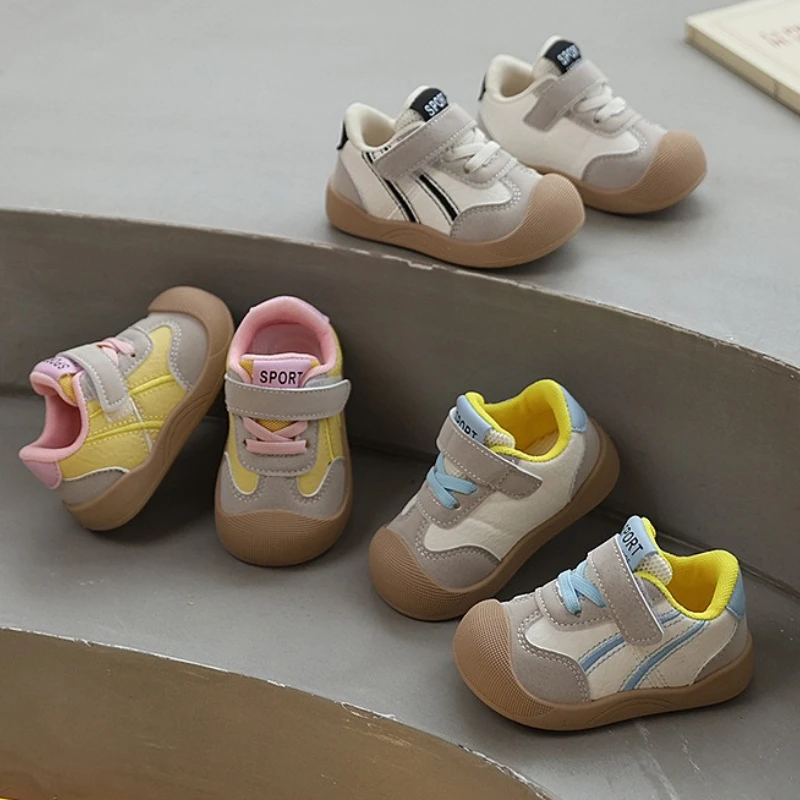 

Детская повседневная обувь 2025 года, четыре сезона, новая корейская версия, обувь на плоской подошве, детская спортивная модная универсальная школьная обувь для девочек