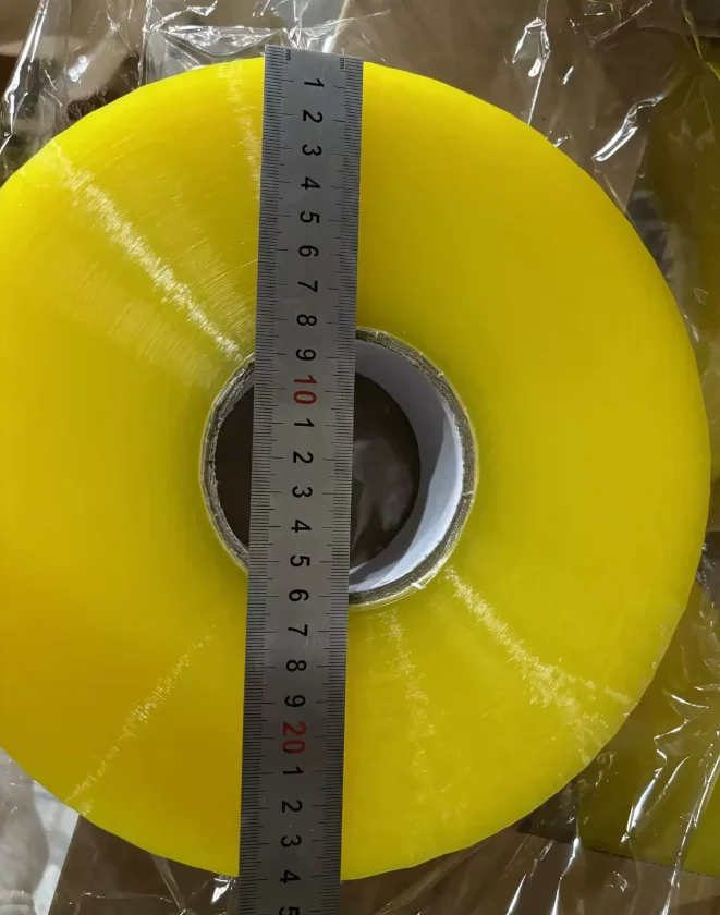 100pc Transparent strong adhesive packaging tape, 52 microns thick, easy to cut,  for packaging boxes and transportation.