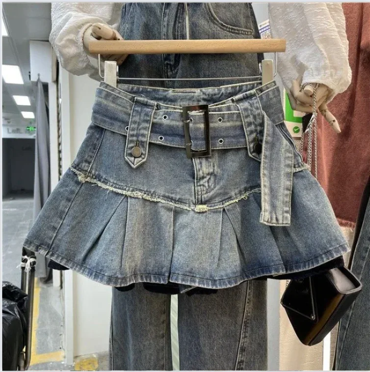 Retro Light Blue Pleated Denim Skirt 2025 Summer Sweet Cool Spicy Girl Belt A-line Half Skirt Fashion High Street Ladies Wear