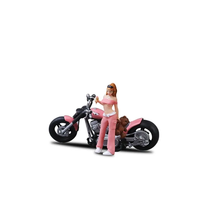 

1:64 Small energy girl locomotive doll set simulation resin model