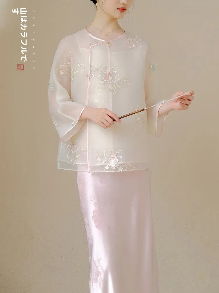 

Изысканный новый китайский топ с вышивкой, розовый, ультратонкий, из полиэфирного волокна, с круглым вырезом и косыми пуговицами, летняя модная женская одежда.