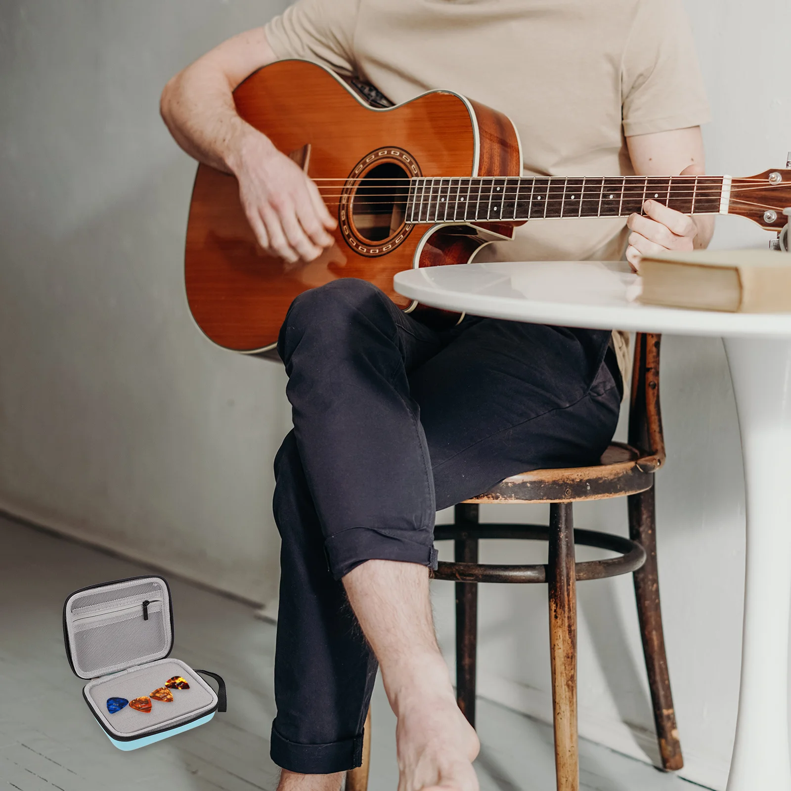 

Guitar Pick Storage Pouch Lightweight Compact Portable Acoustic Electric Guitar Pick Holder Organizer for Travel Music Party