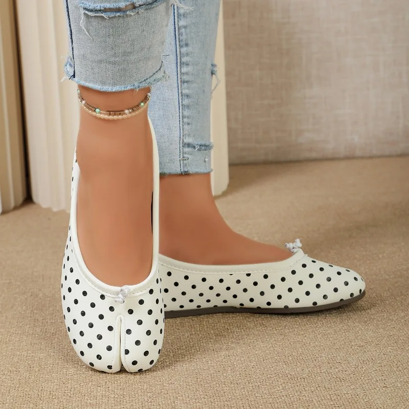2026 New Polka Dot Split Toe Casual Women's Flats and Loafers Fashion Soft Soled Comfortable Women Shoes Балетки Женские