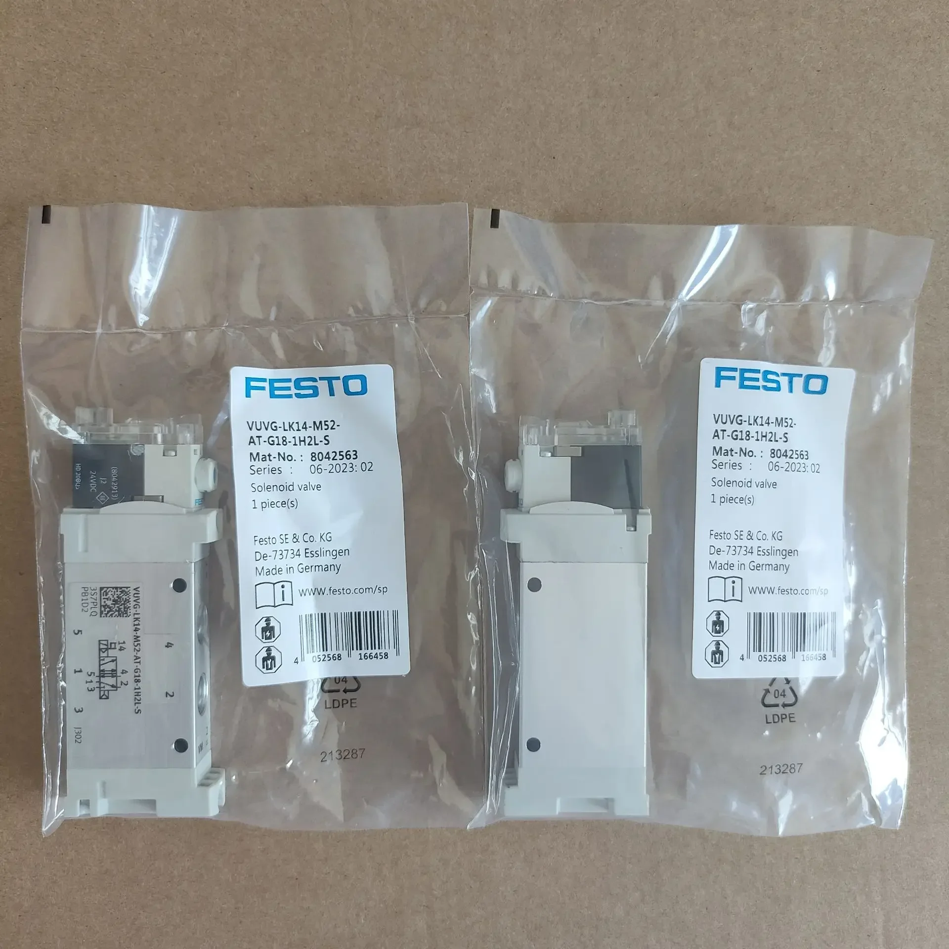 Электромагнитный клапан FESTO VUVG-LK14-M52-AT-G18-1h2-1s-S 8042563 8042564