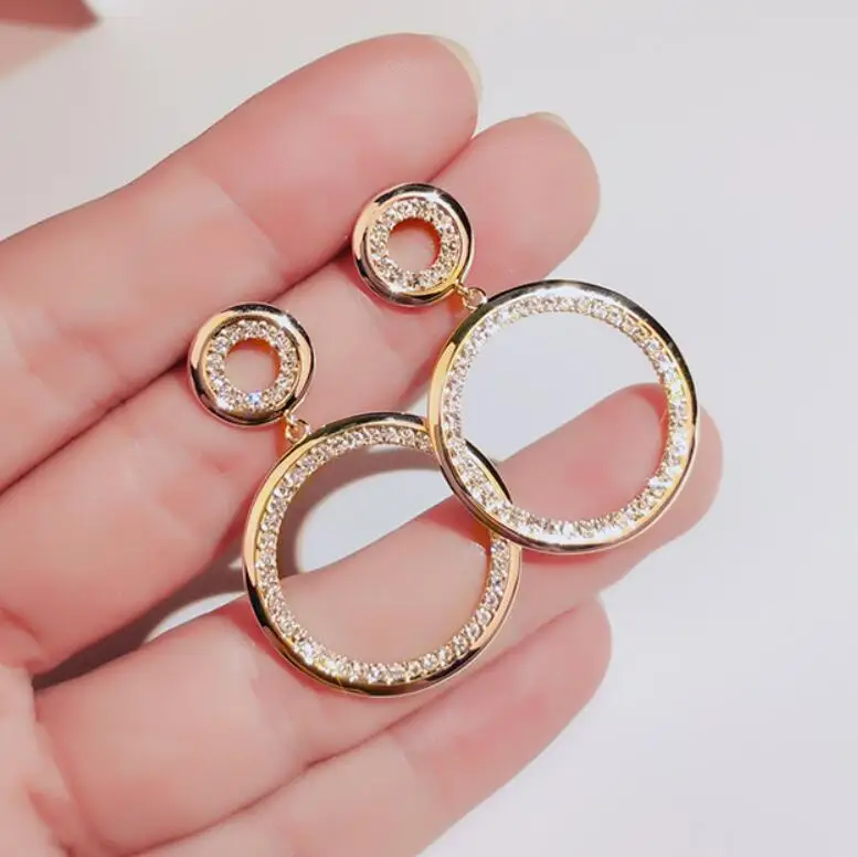 Net Red Fashion Atmospheric Circle Earrings Female Exaggerated Flash Crystal Drop Earrings New Wave Party Wedding Female Jewelry