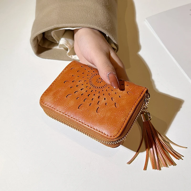 Porte-cartes décoratif Fringe pour femme, nouveau portefeuille design creux en PU, 2023