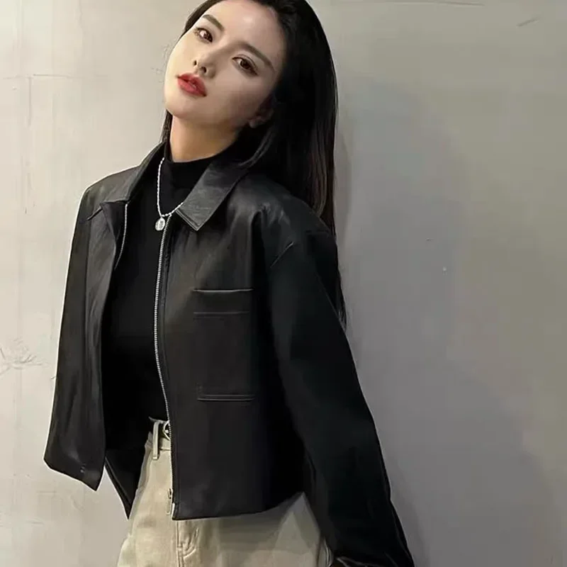 แจ็กเก็ตผู้หญิงหนัง PU สีดำมีซิป MODE Korea แจ็คเก็ตสั้นสำหรับนักขี่จักรยานเสื้อโค้ทแบบหลวมลำลองฤดูใบไม้ร่วงฤดูหนาว