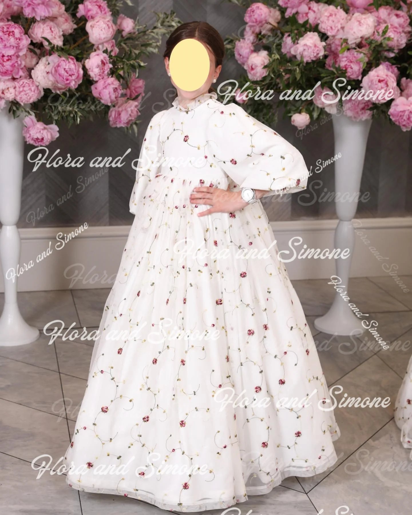 Geborduurde kanten bloemenmeisjesjurken voor bruiloft Elegante hoog getailleerde kinderfeestjurk Prinses communiejurk op maat