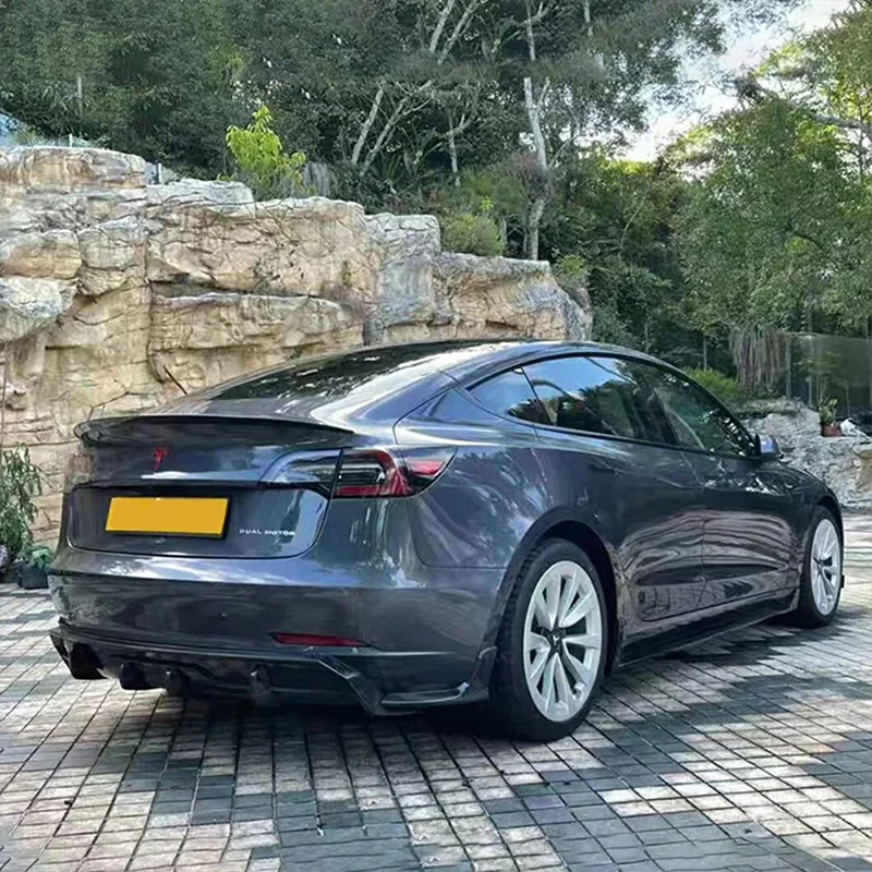 

Suitable for Tesla Model 3 carbon fiber rear diffuser spoiler rear splitter Tesla 3 modified RZ rear spoiler wrap car styling