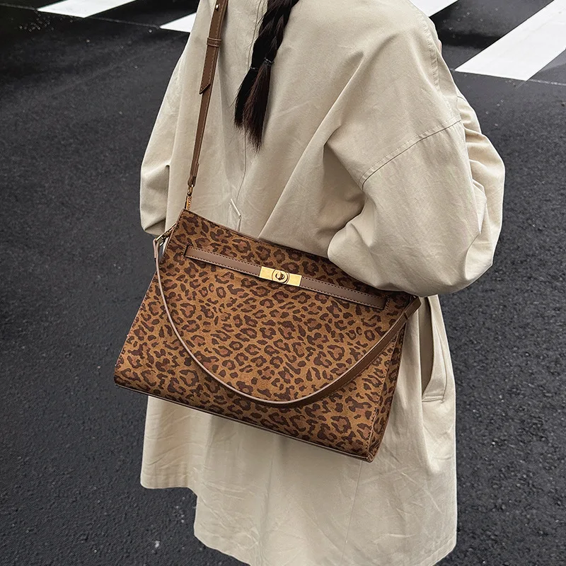 

Новые модные шлифовальные женские сумки, европейский дизайн, женские сумки на плечо из искусственной кожи, женская брендовая роскошная сумка через плечо для девочек