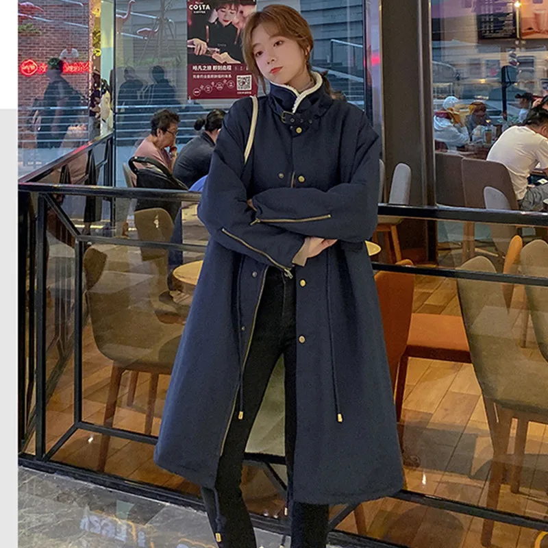 The latest fleece and thickened mid-length coat is warm and fashionable, and the temperament is versatile. A wardrobe must-have