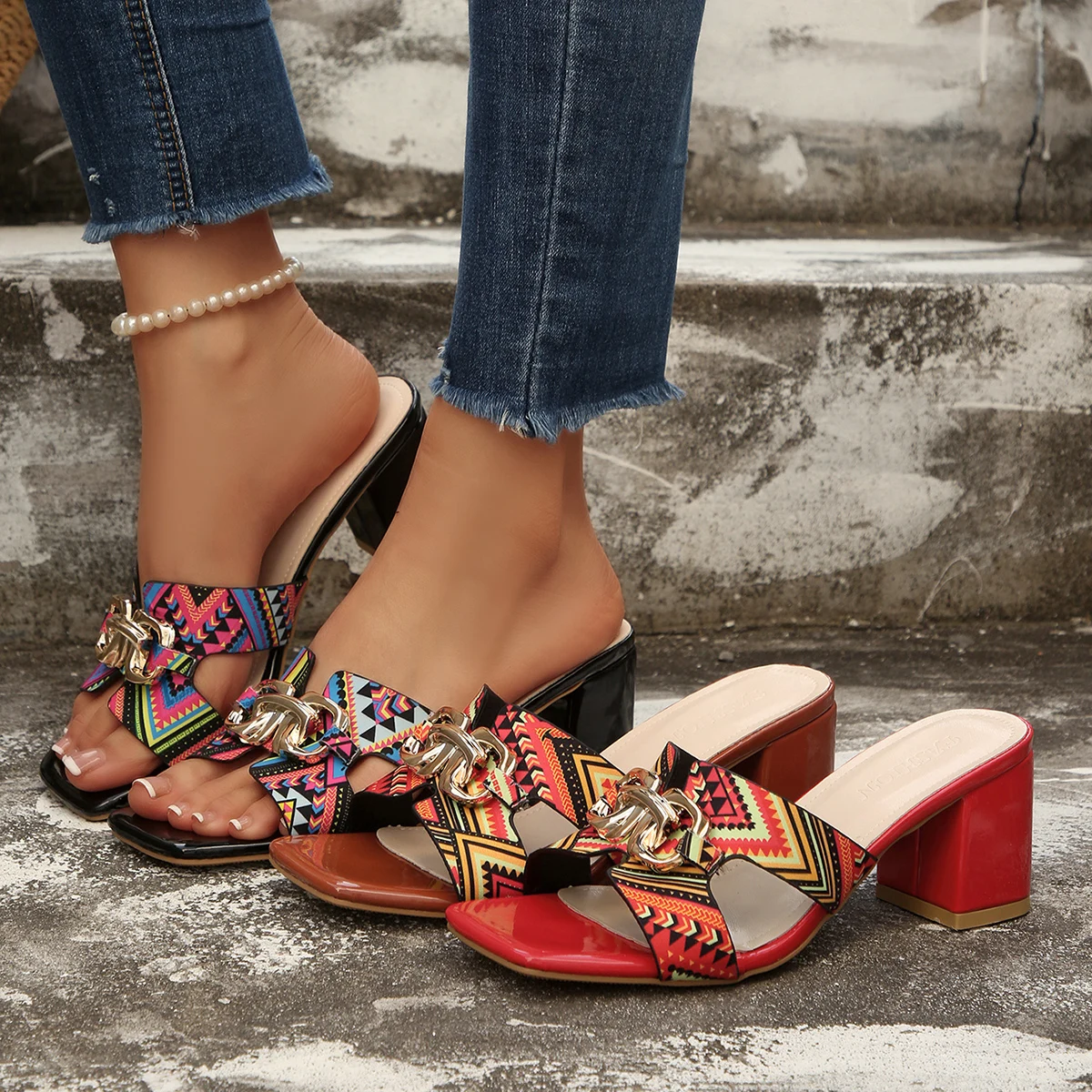 

‌ Лето 2023, новые женские босоножки больших размеров на высоком каблуке, уличная дизайнерская обувь на плоской подошве, женские повседневные сандалии с острым носком и металлическими украшениями