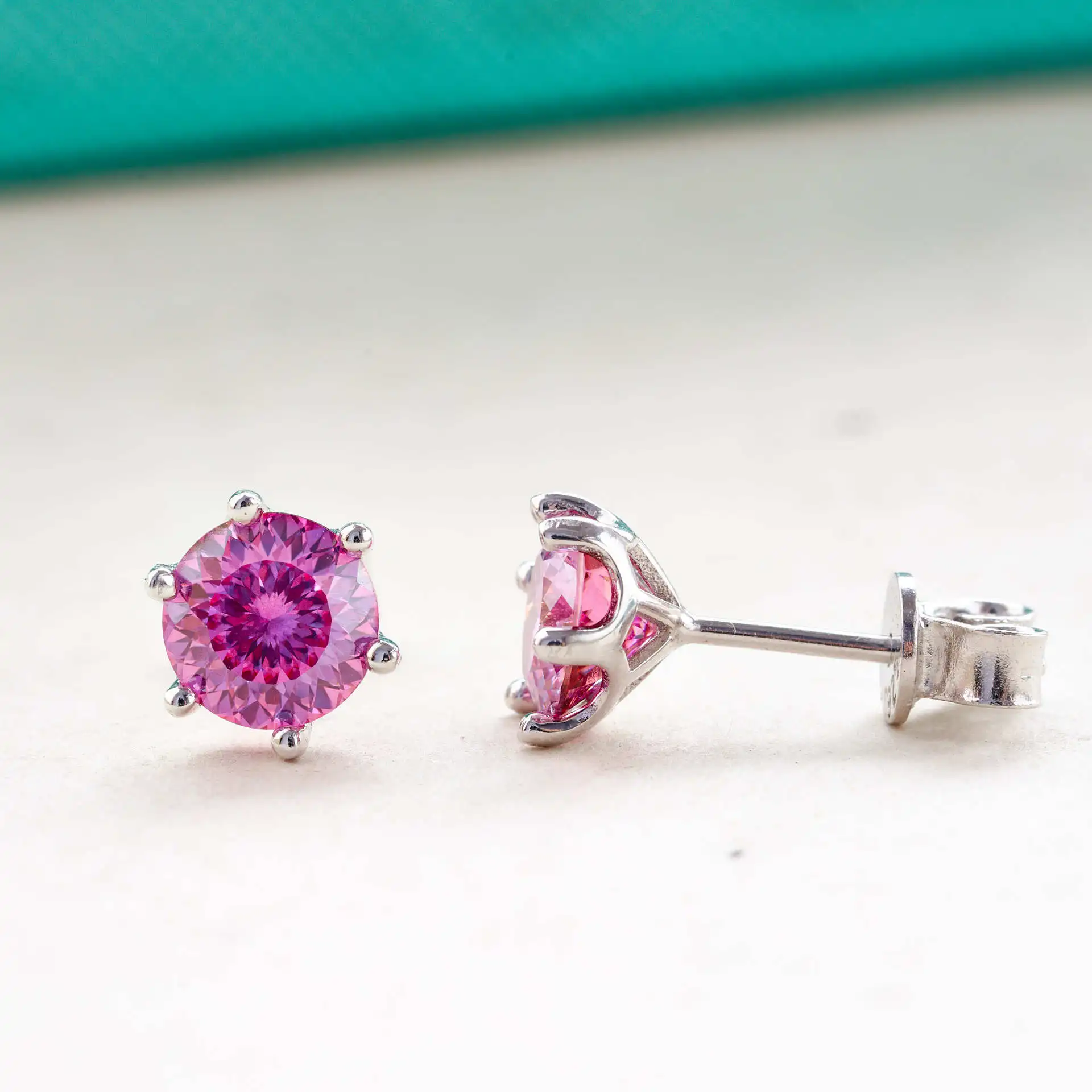 Rosa Love Cut Moissanit-Ohrringe 1ct X 2 Stück VVS1 925 Silber Ohrringe Diamanttest bestanden Modische Liebes-Ohrringe Geschenk für Frauen und Mädchen – Detail 5