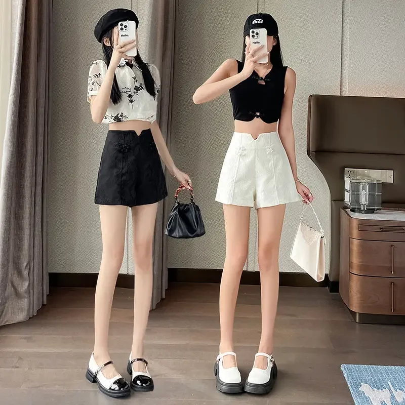 Nuevos pantalones cortos chinos con botones de Jacquard para mujer en primavera/verano 2025, cintura alta y aspecto delgado con un nuevo estilo chino ancho