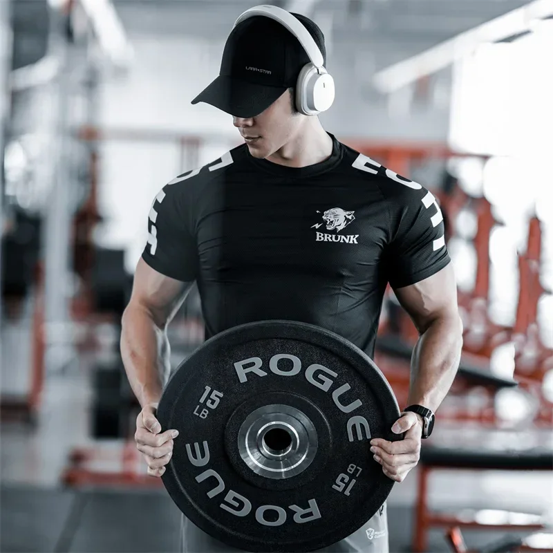 

2025 Summer New Men T-shirt Sports Leisure Running Fitness shirt quick-drying Training Breathable Elastic Short sleeved T-shirt