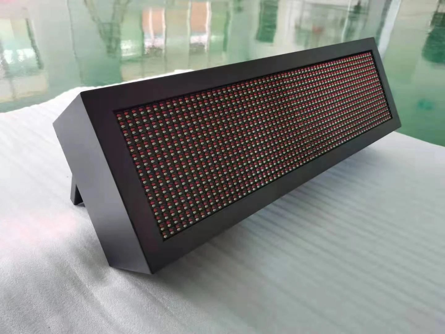 ระบบนำทางที่จอดรถ 4G LoRaWAN พร้อมใช้งาน จอแสดงผล LED สำหรับลานจอดรถ แสดงสถานะที่จอดรถ
