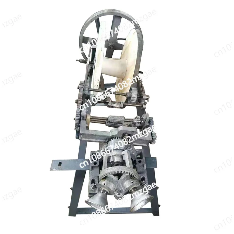 

Small Household Rice Straw Rope Weaving Machine
