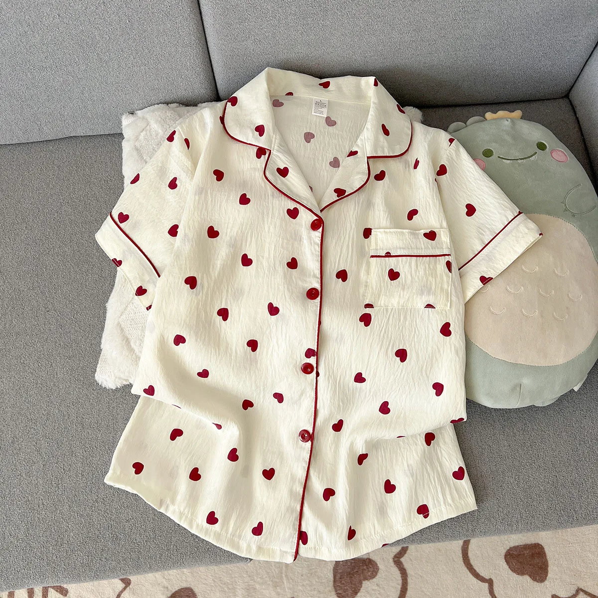 Damen Sommer-Pyjama mit herzförmigen kurzen Ärmeln und Shorts, süß und niedlich, kann im Sommer draußen getragen werden, zweiteilig. – Detail 10