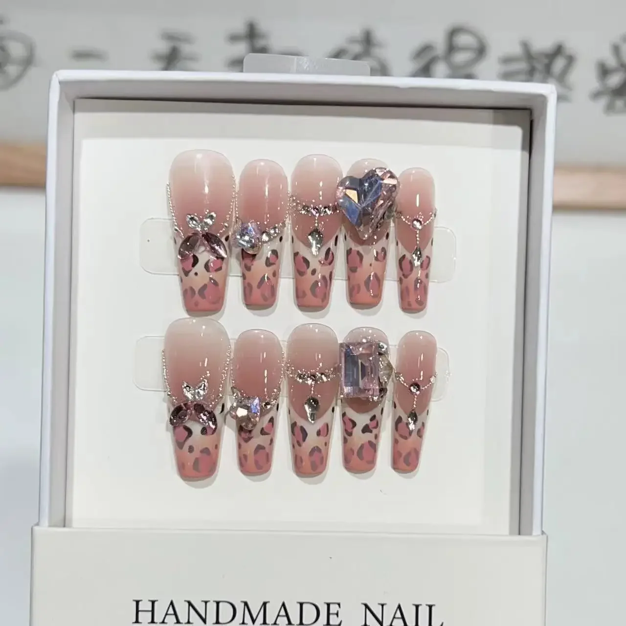 10szt Pink Leopard Print Fake Press on Nails Cat Eye Nail Love Diamond False Nails Sweet Cool French Press Ons Long Coffin Nails