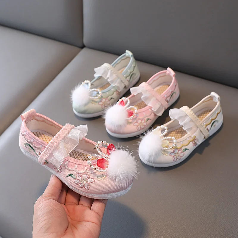 Children Vintage Hanfu Shoes Traditional Chinese Style Girls Flowers Embroidered Student Flats Princess Hairball Slip on Loafers