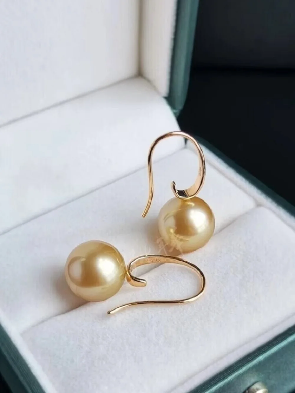 AAA+ 8-9mm Real Natural South Sea Gold Round Pearl Earrings Women Hook 14K GOLD Freeshippings Items