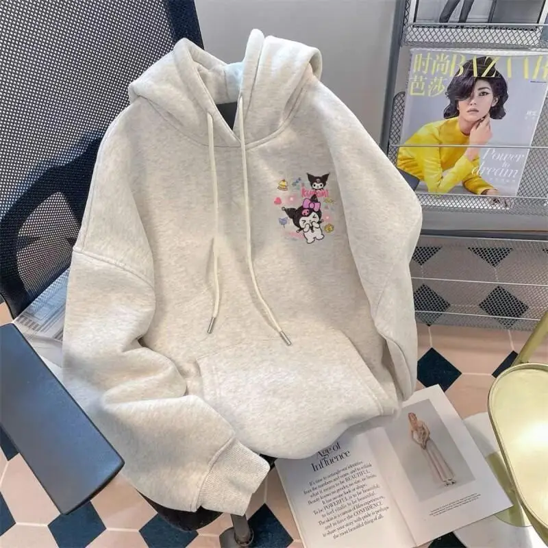 

Женская плюшевая флисовая толстовка Sanrio Kuromi свободного кроя, повседневная, осенне-зимняя, с мультяшным принтом, модная, уютная, оверсайз, уличная одежда, топ