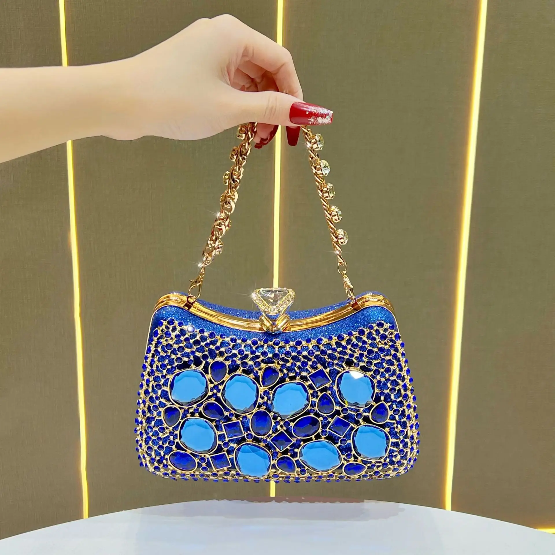 Hollow Diamond-Encrusted Handbag Chain Shoulder Banquet Bag Fashion Chain Messenger Women's Bag