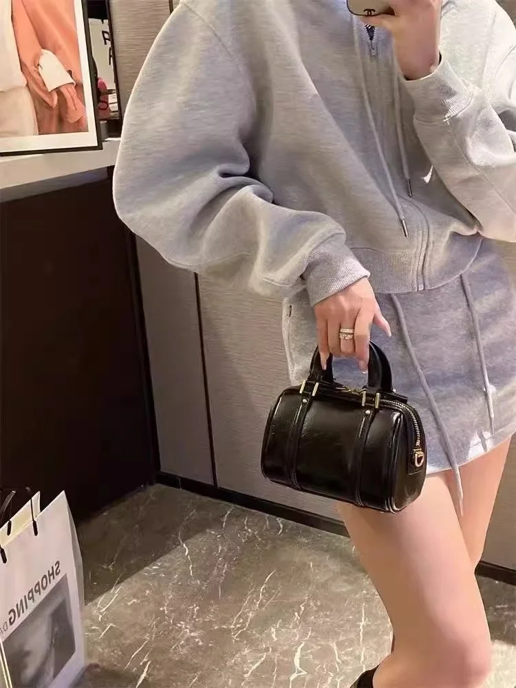 

Женская сумка-подушка из мягкой кожи Ele в стиле ретро, новинка 2025 года, универсальная легкая роскошная сумка-цилиндр, сумка через плечо