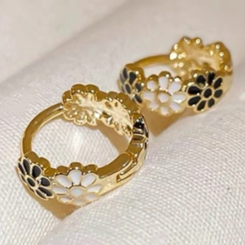 New Women's Earrings Temperament Sweet Dripping Oil Flower Copper Earrings Still Simple Fashion Luxury Party image 5