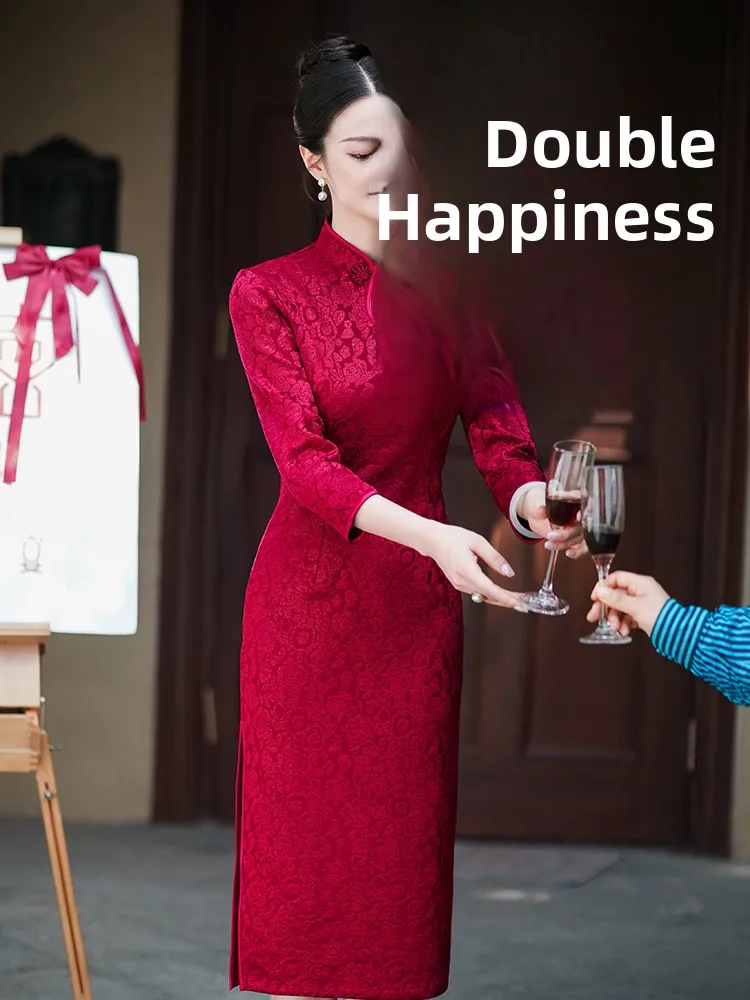 

Elegant Long-Sleeve Middle-Length Wedding Dress for Women Vintage Style Waterdrop Collar Daily Wear Red Color