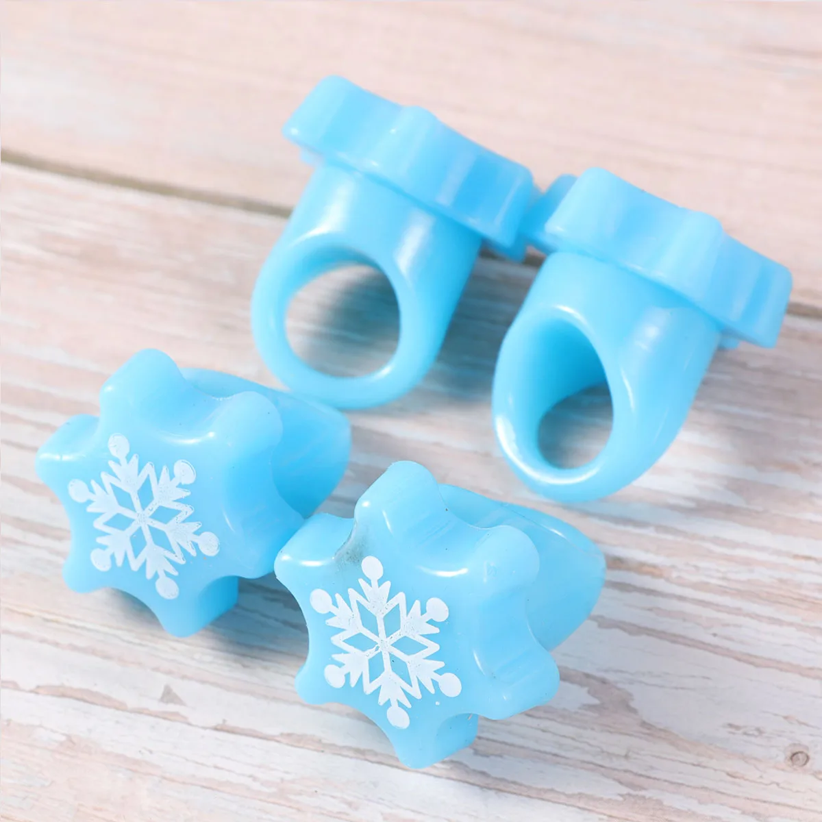 

6 Pcs Finger Rings Luminous Christmas Party Toys Tree Decorations Festive Party Rings Toy Gifts Hair Beauty Gadgets