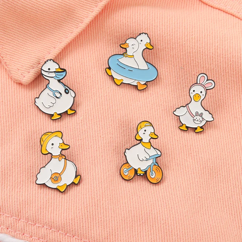 Cute Duck Enamel Brooch Pistol Hot Dog Bandana Duck Rabbit Stethoscope Three Head Duck Fun Metal Badge Costume Lapel Pin Jewelry