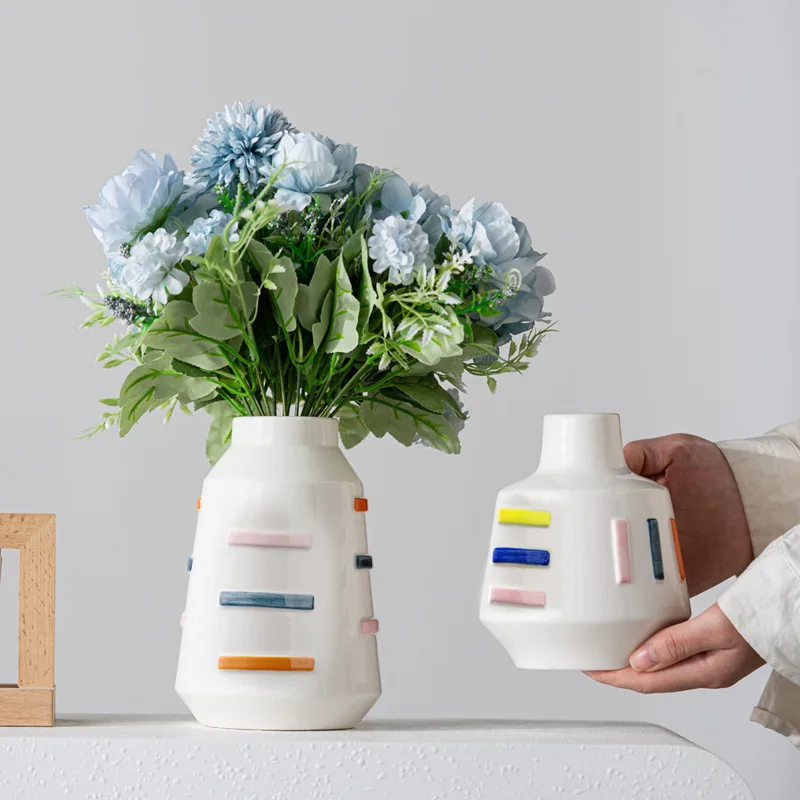 

High Sensitivity Porcelain Vase Art Deco Little Red Book Explosions Floral Pattern for Home Cross-Border Tabletop Displays