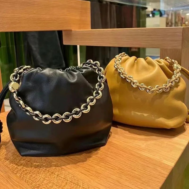 

2025 Crossbody Women's Cowhide Lucky Bucket Drawstring Cloud Single-shoulder Crossbody Armpit Women's Designer Luxury Bag