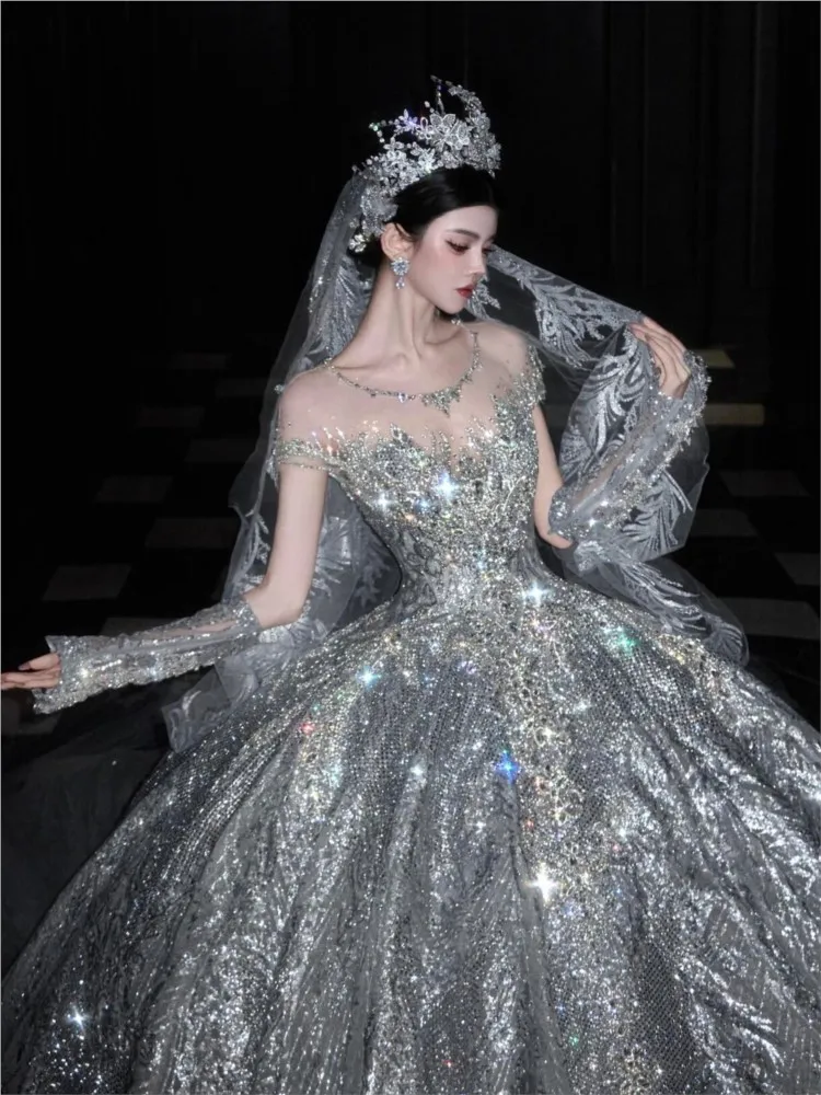 

A new high-end custom-made dress with from Yizhijie Heavy Industry