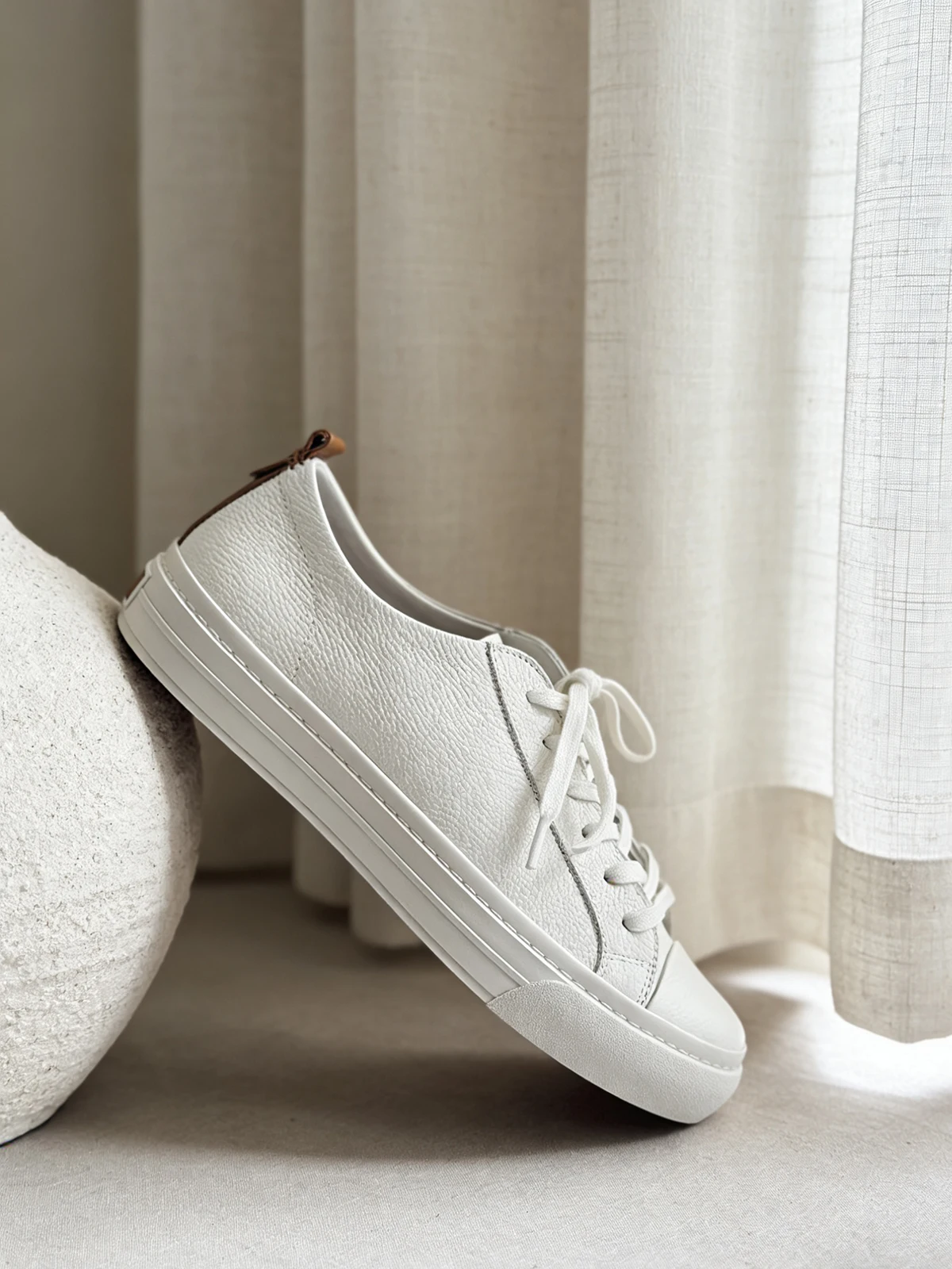 Women\'s Luxury Brand Genuine Leather White Sneakers Minimalist Lace-Up Casual Comfortable Daily Fashion Ladies Flat Shoes