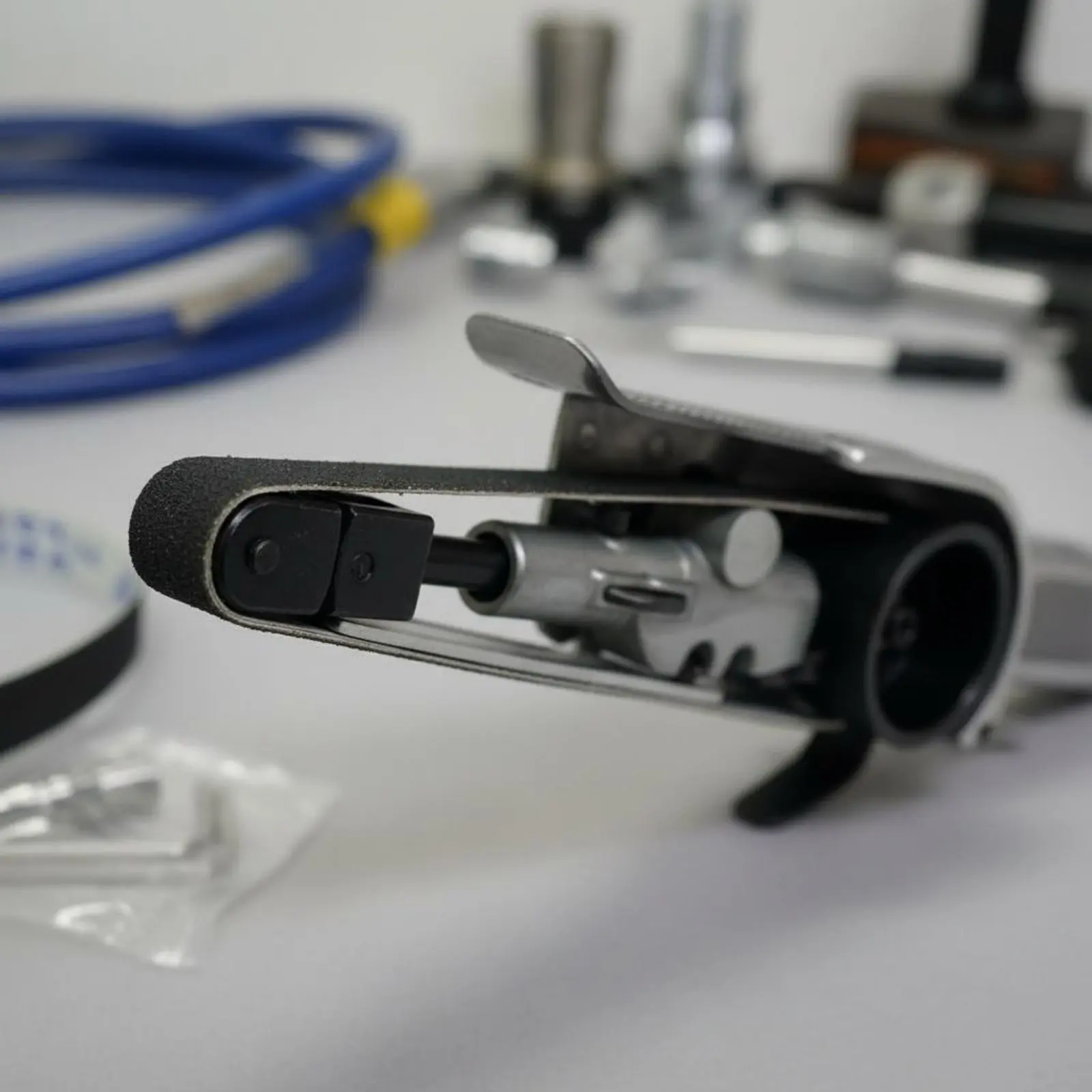 angle-air-belt-sander-high-speed-air-powered-belt-sander-air-powered-polishing-machine-ergonomic-handle-power-tool-energy-saving