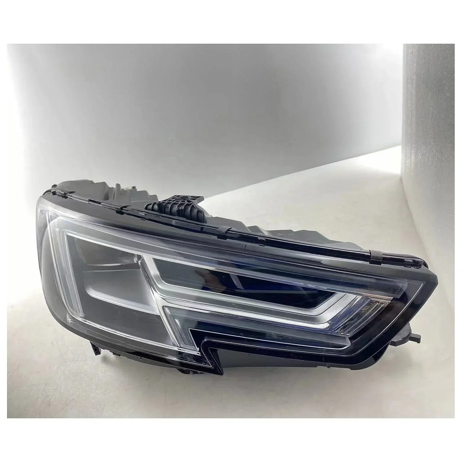 شعبية حار بيع الأصلي سيارة led المصابيح الأمامية اكسسوارات أضواء مصباح جديد RHD 8W0941774A ضوء A4 أفانت B9 المصباح ل #2