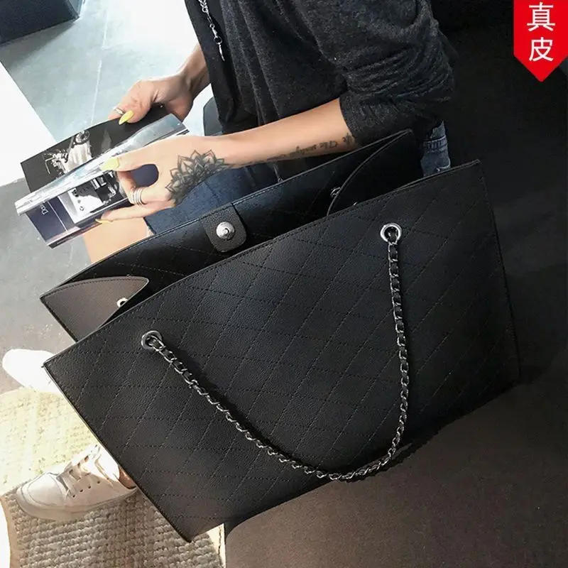 2026 New Big-capacity Leather Large Bag Korean Version Fashion One Shoulder Package Mother Child Large-capacity Tote Pack Tide