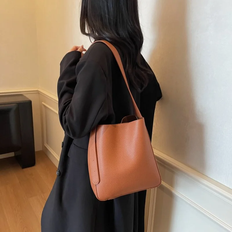 

2025 New High-end Ladies Leather Crossbody Bag Luxury Brand Famous Designer Elegant Vintage Paris Fashionable Vibe​
