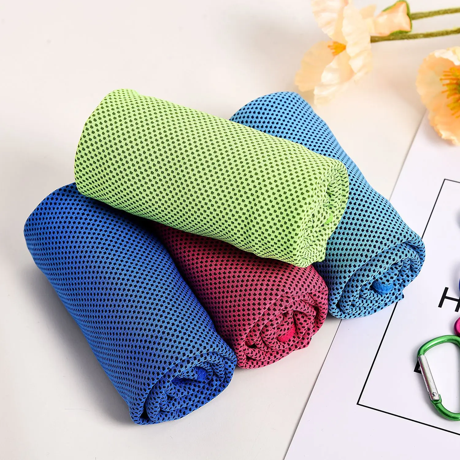 Asciugamano da palestra con raffreddamento istantaneo Ice-Cool per escursioni, yoga e corsa – Ultra assorbente, ad asciugatura rapida e leggero con custodia e moschettone