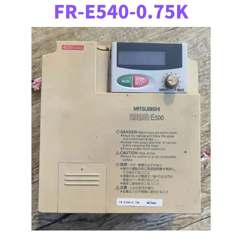 

Инвертор б/у FR-E540-0,75K FR E540 0,75K протестирован нормально