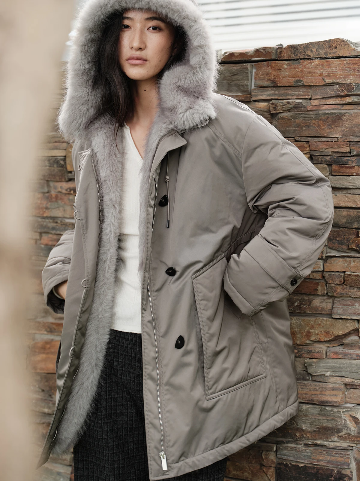 

JUSLIN Commuter Sle down Jaet with Hand-Knitted iny Tip Fur Collar Dstring Hooded Mid-Length Parka L023
