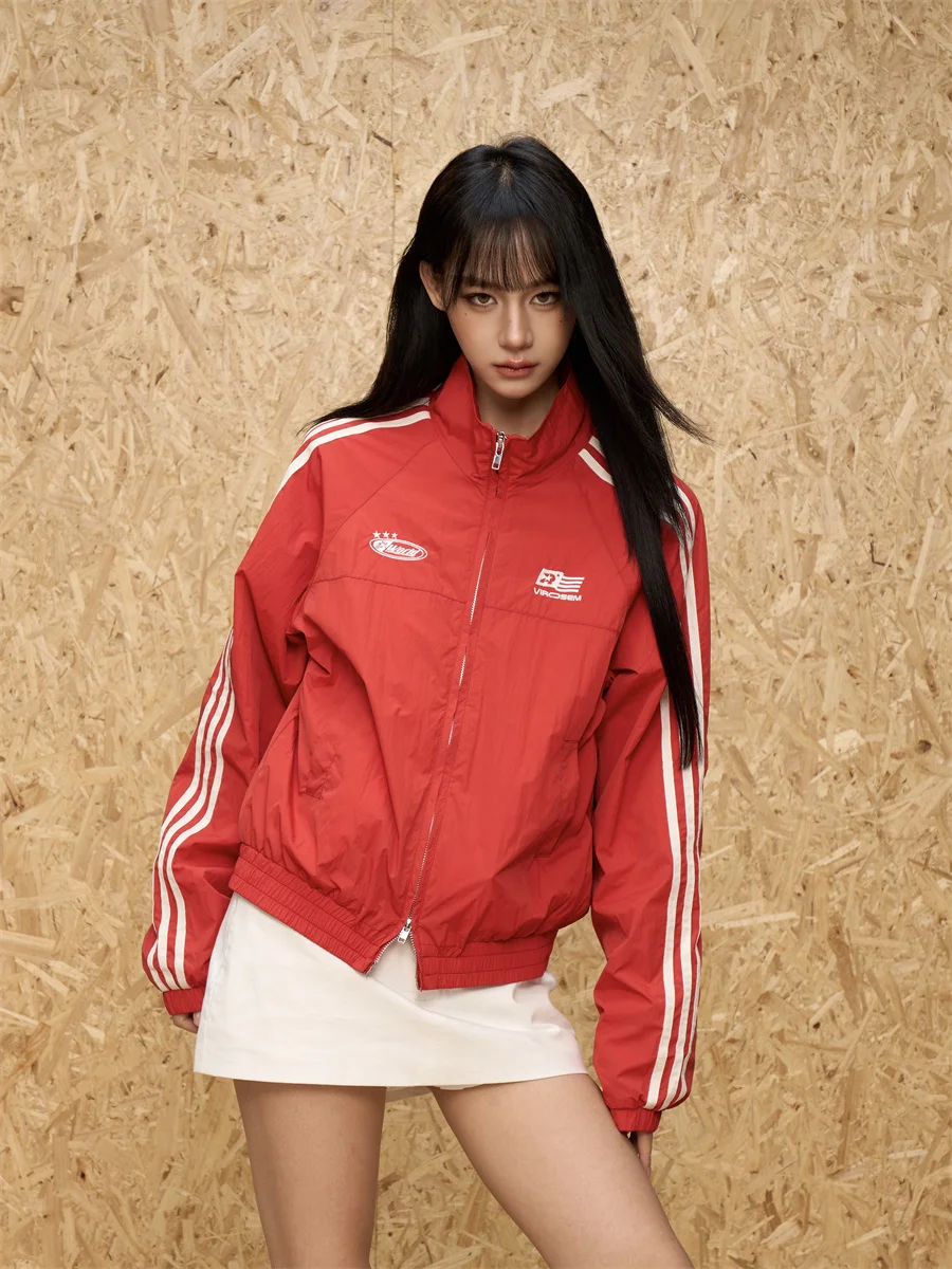 

Женская красная футболка в полоску с вышивкой на молнии и воротником-стойкой в стиле ретро, женское пальто Faion Spring Ou...